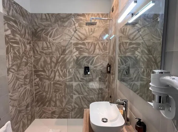 Hotel Lh Lloyd 3*