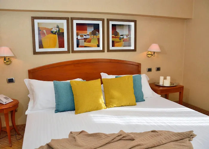 Lh Lloyd Hotel