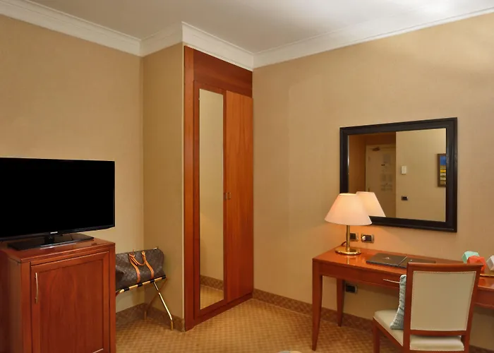 Hotel Lh Lloyd
