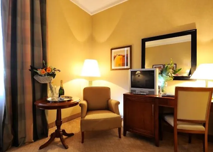 Lh Lloyd Hotel